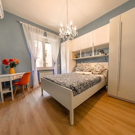 Chic Modern 2-Bedroom Near Metro Рим Экстерьер фото