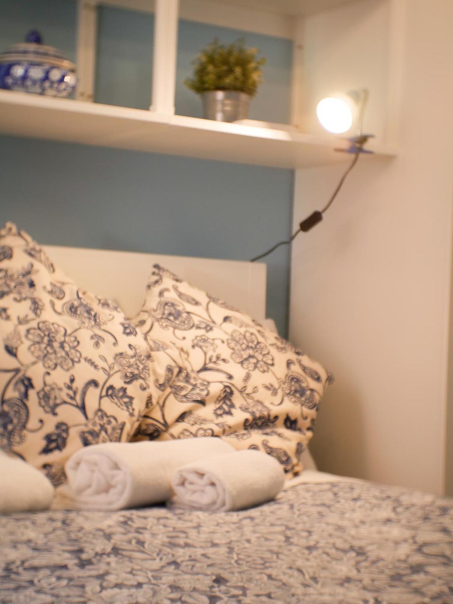 Chic Modern 2-Bedroom Near Metro Рим Экстерьер фото