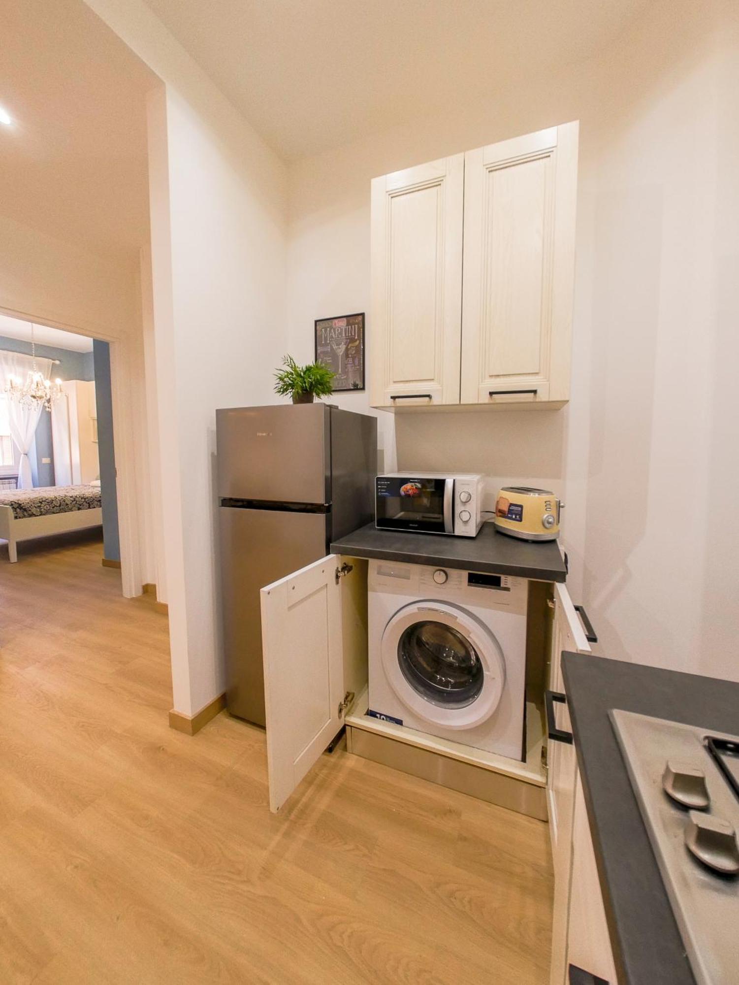 Chic Modern 2-Bedroom Near Metro Рим Экстерьер фото